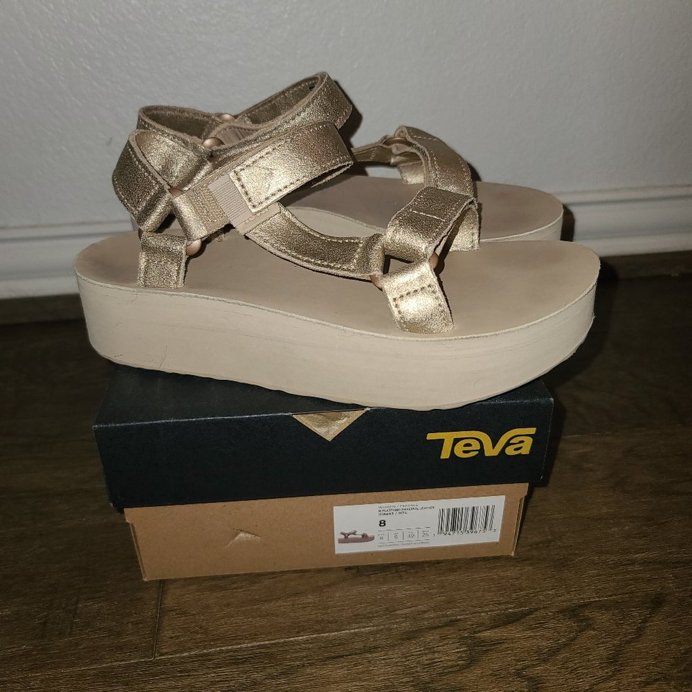Teva Flatform Metallic Champagne Leather Sandals Size 8